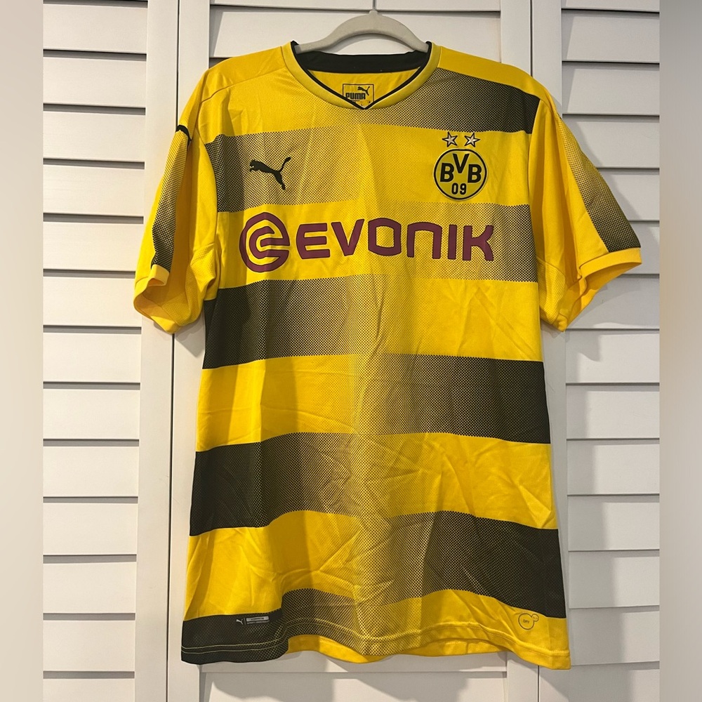 Pulisic-Borussia Dortmund Jersey, Size L